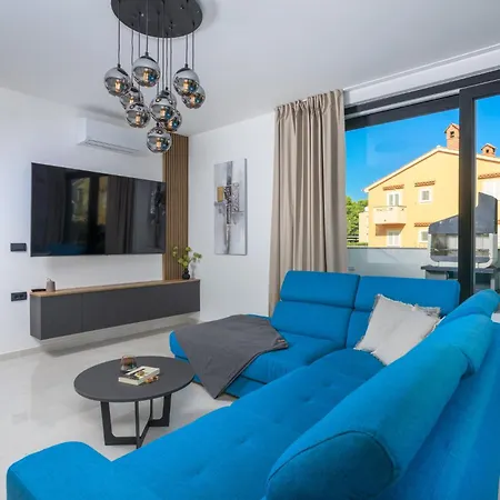 Villa Deluxe With Heated Pool, Whirpool, Sea View, Beautiful Iv - By Traveler Tourist Agency Krk Id 2403