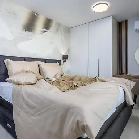 Vila Deluxe With Heated Pool, Whirpool, Sea View, Beautiful Iv - By Traveler Tourist Agency Krk Id 2403 Krk Town
