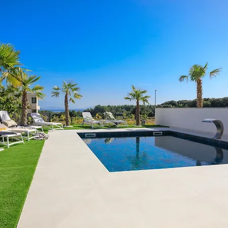 Villa Deluxe With Heated Pool, Whirpool, Sea View, Beautiful Iv - By Traveler Tourist Agency Krk Id 2403 Krk Town