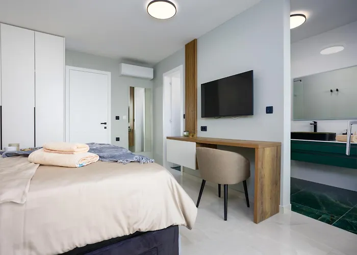 Deluxe With Heated Pool, Whirpool, Sea View, Beautiful Iv - By Traveler Tourist Agency Krk Id 2403 Vila *