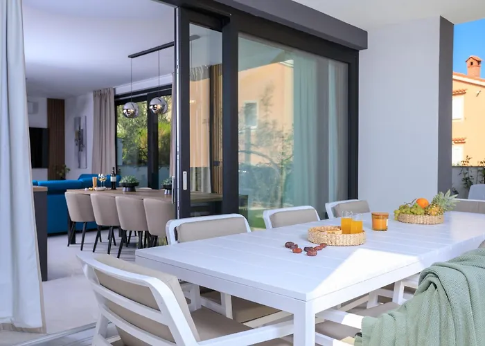 Vila Deluxe With Heated Pool, Whirpool, Sea View, Beautiful Iv - By Traveler Tourist Agency Krk Id 2403