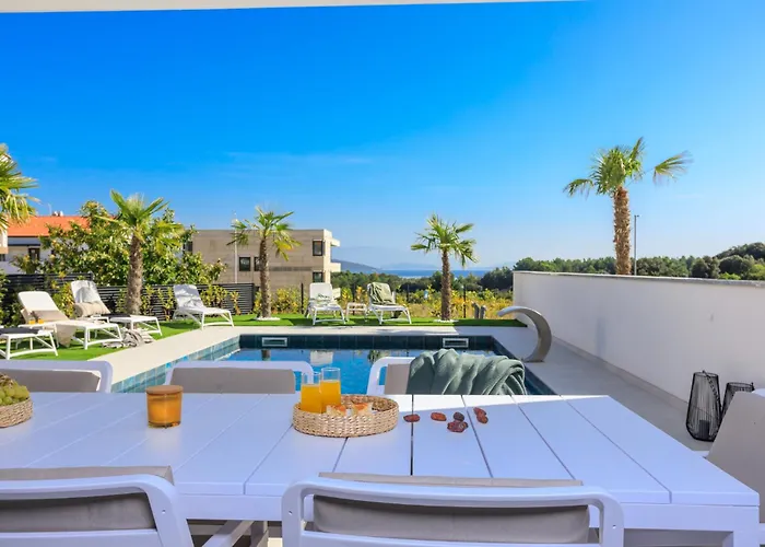 Deluxe With Heated Pool, Whirpool, Sea View, Beautiful Iv - By Traveler Tourist Agency Krk Id 2403 Vila Krk Town