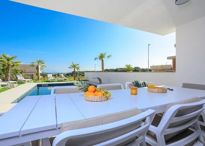 Deluxe With Heated Pool, Whirpool, Sea View, Beautiful Iv - By Traveler Tourist Agency Krk Id 2403 Vila