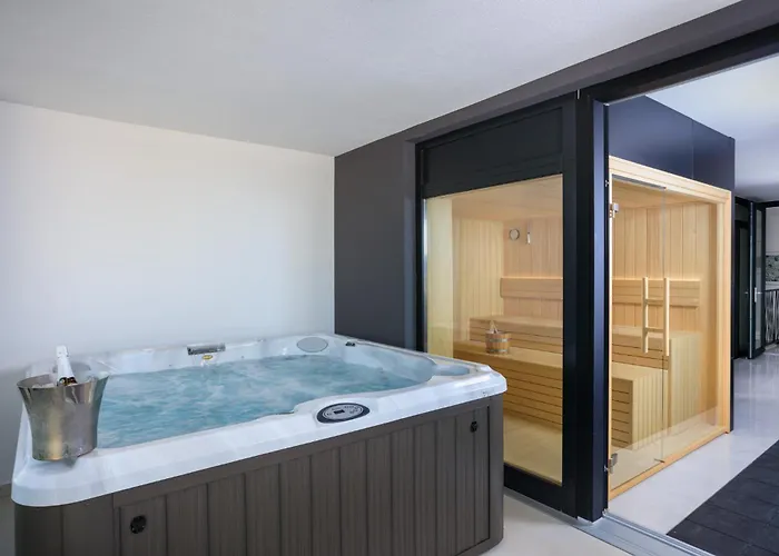 Deluxe With Heated Pool, Whirpool, Sea View, Beautiful Iv - By Traveler Tourist Agency Krk Id 2403 Vila *