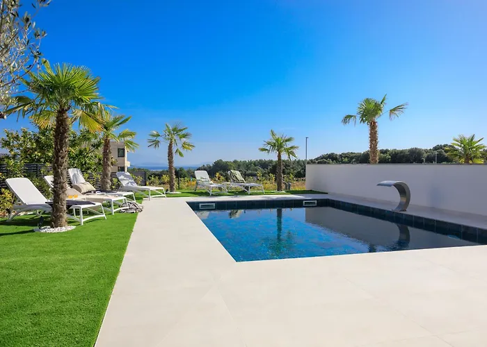 Vila Deluxe With Heated Pool, Whirpool, Sea View, Beautiful Iv - By Traveler Tourist Agency Krk Id 2403 Krk Town
