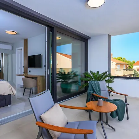 Deluxe With Heated Pool, Whirpool, Sea View, Beautiful Iv - By Traveler Tourist Agency Krk Id 2403 Krk Town